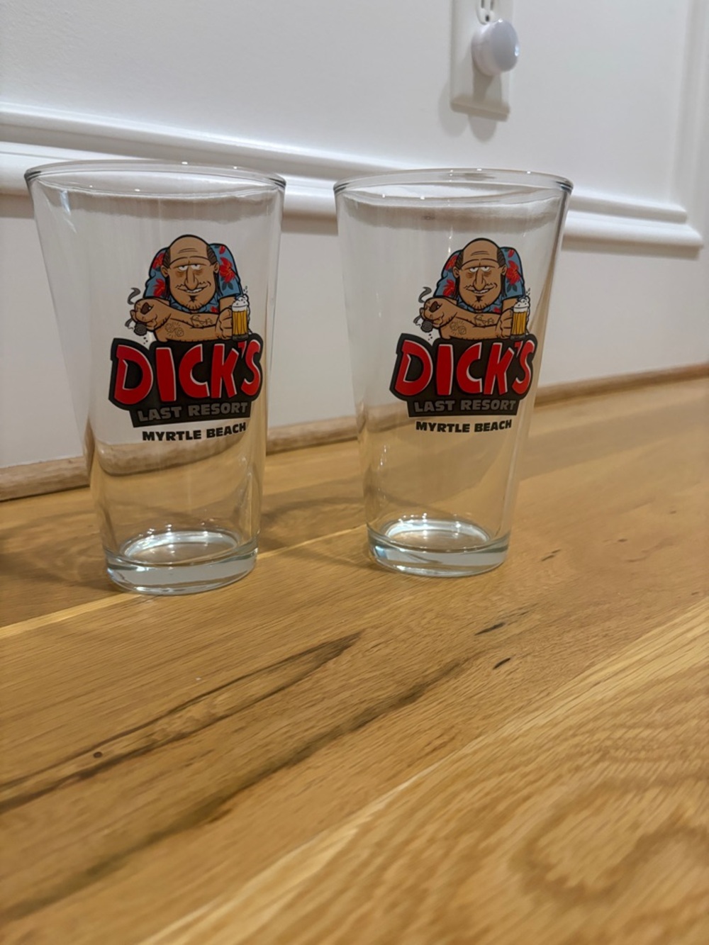 Dick's Last Resort Myrtle Beach Pint Glass - Clear with Red Logo (Set of 2)